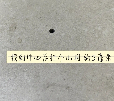 铜仁瓷砖空鼓维修公司专业解答在瓷砖铺贴过程中，如果砂料搅拌不均匀，将会带来以下问题