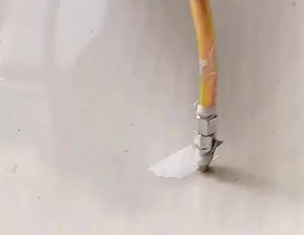 铜仁瓷砖空鼓维修公司专业解答在瓷砖铺贴过程中，如果使用的砂料过粗（如全部使用了粗砂），可能会导致以下问题
